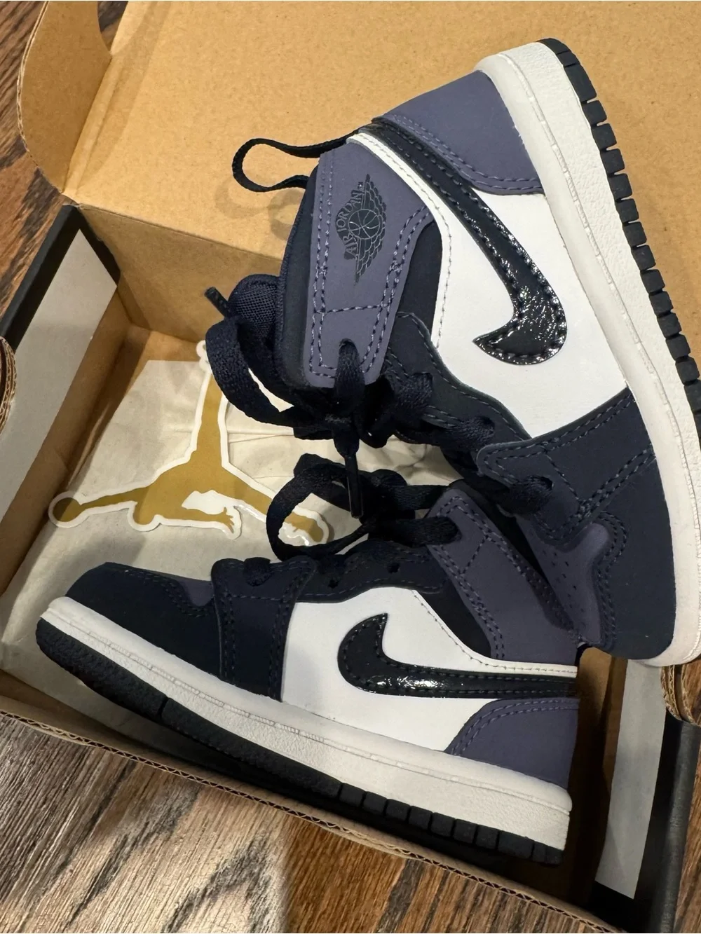 Toddler Jordan 1 MID Sneakers
